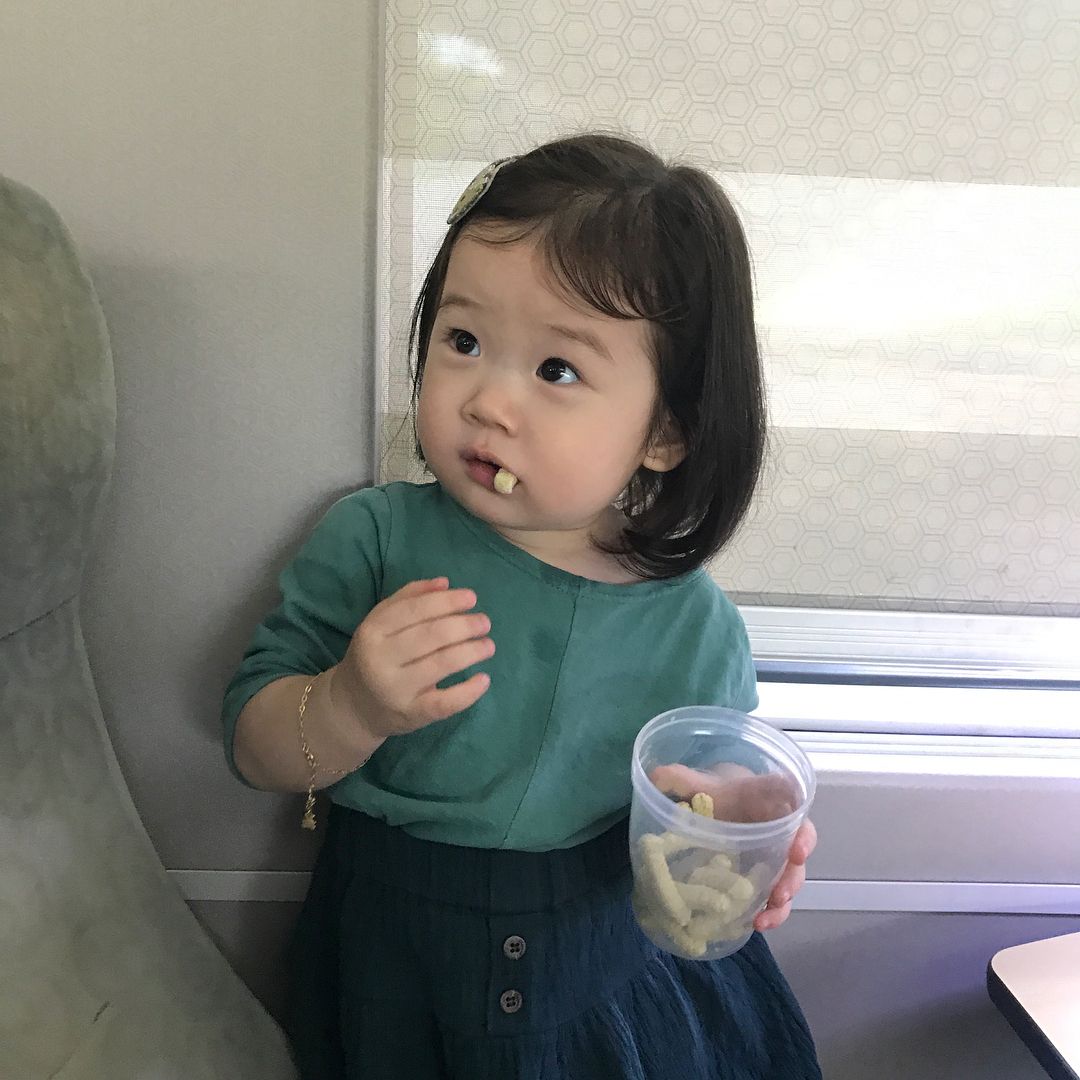 最近超火的可爱小女孩表情包,小女孩可爱萌表情包