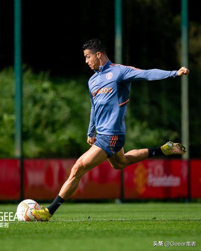 梅西和c罗世纪对决,梅西这张合照火了