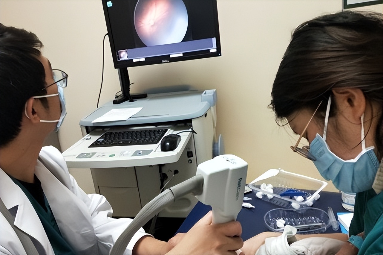 坚守岗位别样新年,坚守在工作岗位的年味