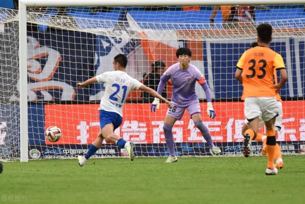 崔康熙2胜1平得7分幕后故事？蒿俊闵接班人浮现？郝伟案内幕曝光