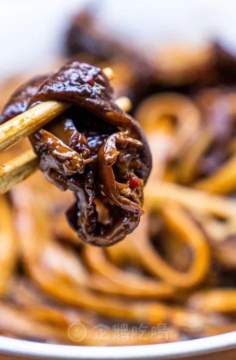 辣到落泪也舍不得停嘴的宝藏城市，不是长沙成都重庆