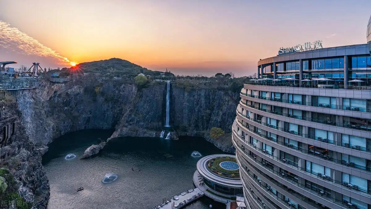 日本深坑,中国最大的深坑建筑