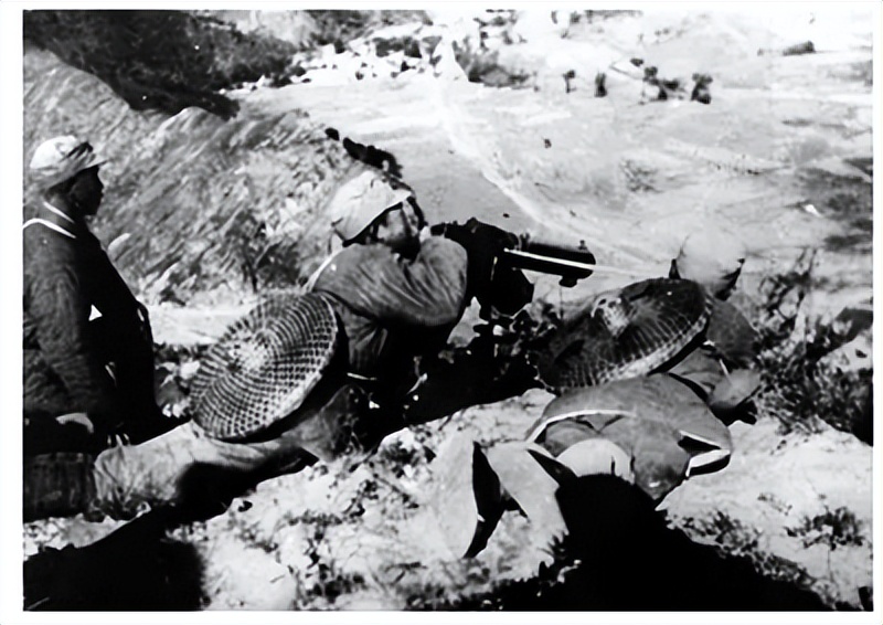 邓华缴获5箱白金龙香烟，仅分毛*东泽**1支，主席笑言：真是财不露白