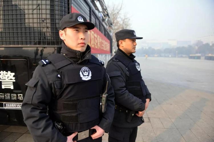 当了警察才明白,行政编和事业编警察区别很大,学生们选择要谨慎