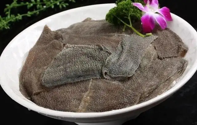 海底捞回应女子疑涮毛肚意外噎亡：“食不言，寝不语”要细嚼慢咽，公益律师详解海底捞和共餐同伴是否担责