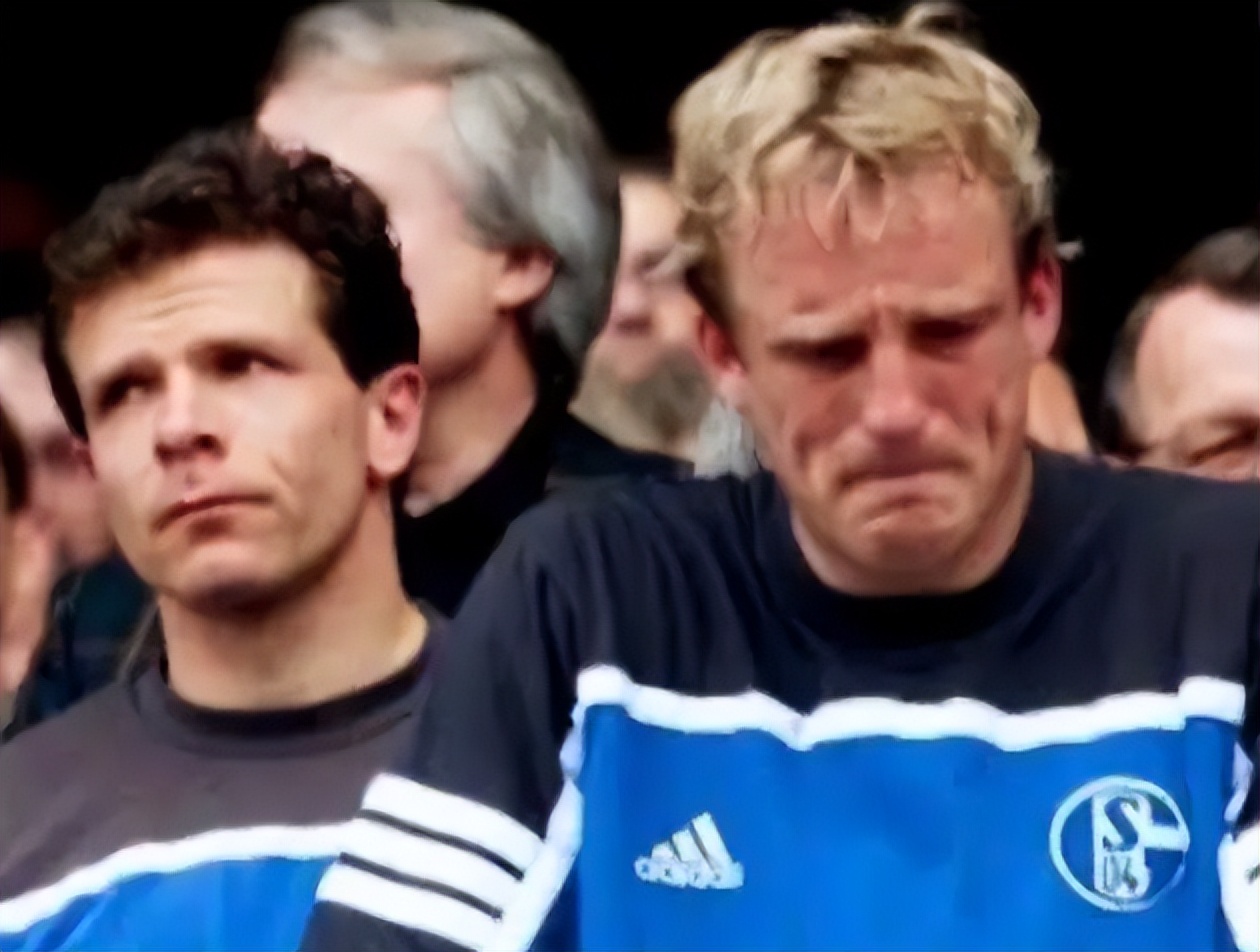 拜仁让出榜首，能否再创神奇！