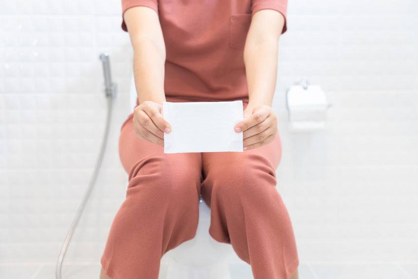 女性月经淋漓不尽有血块,女性月经淋漓不尽导致贫血