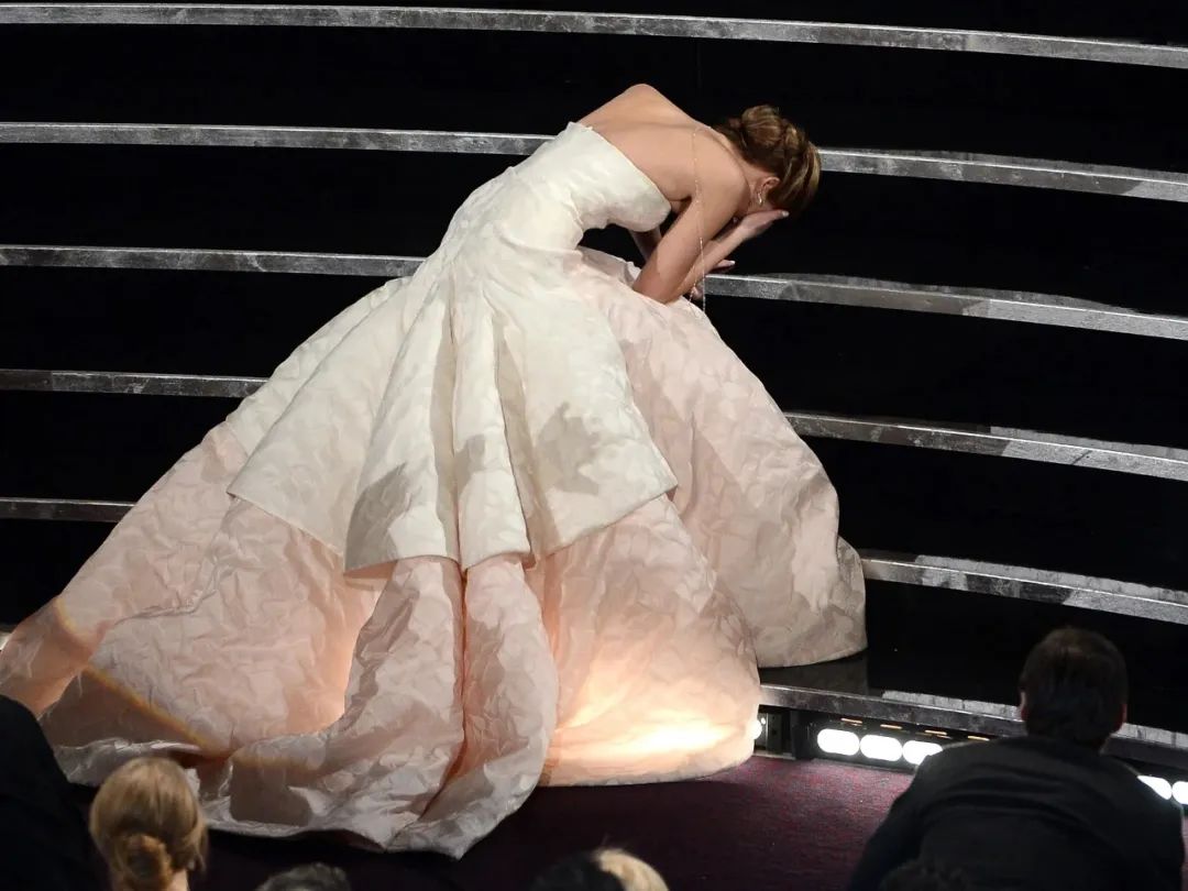 穿人字拖穿出女神范儿,穿人字拖的小姐姐