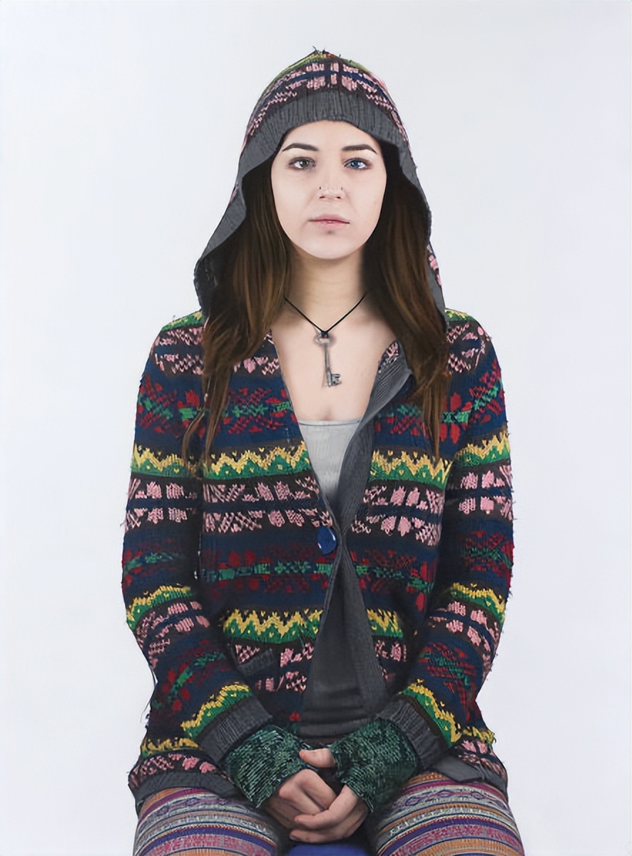 79个难得一见照片，飞机释放烟雾弹，逃票的女乘客，飞翔的蝙蝠