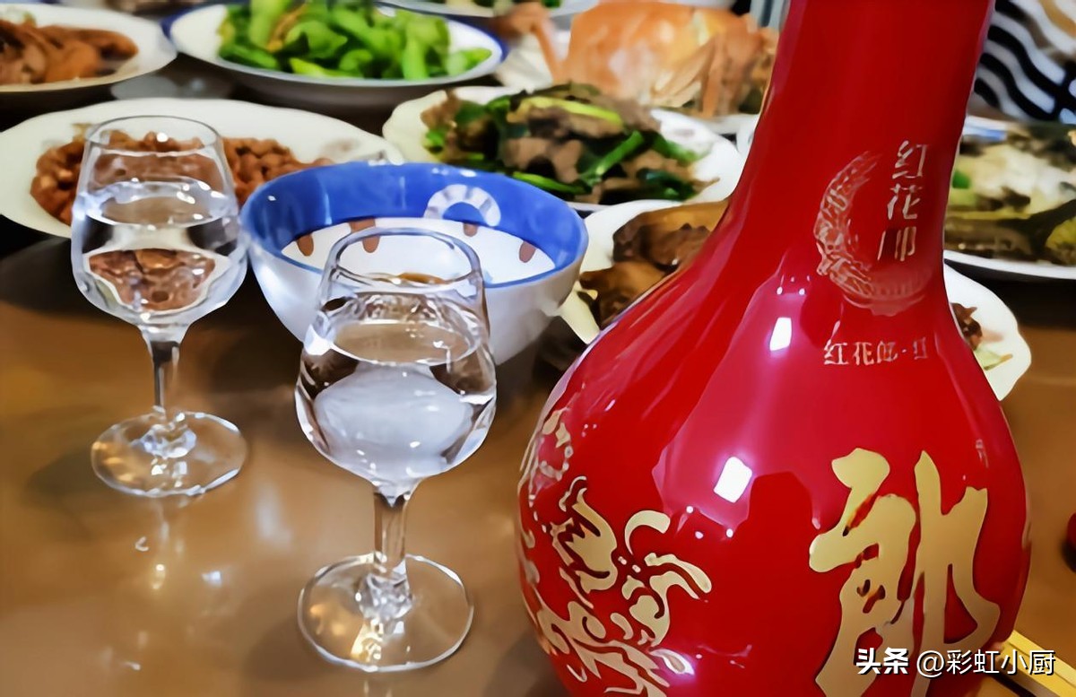 同样是白酒茅台凭什么卖上千元,同样茅台价格为什么不一样