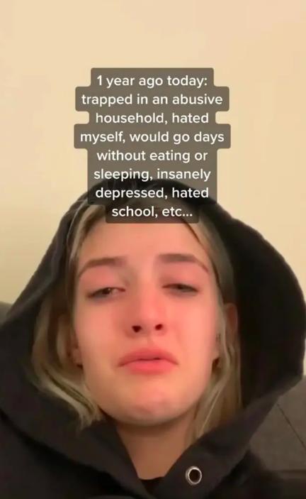 美国18岁星二代卖裸照赚钱？明星父亲痛骂，网友呛：渣男还有脸说