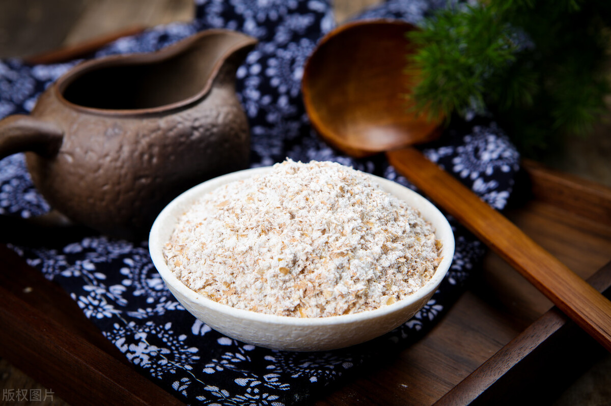 面粉放时间长了怎么补救,面粉放久了发酸怎么办