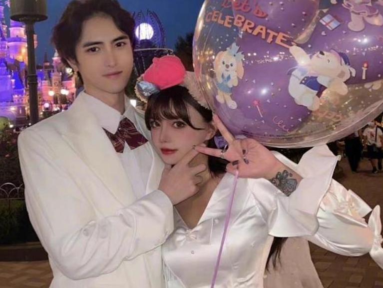 韩安冉4婚：老公亲脚做仰卧起坐，下跪岳母太积极，殷世航递婚戒