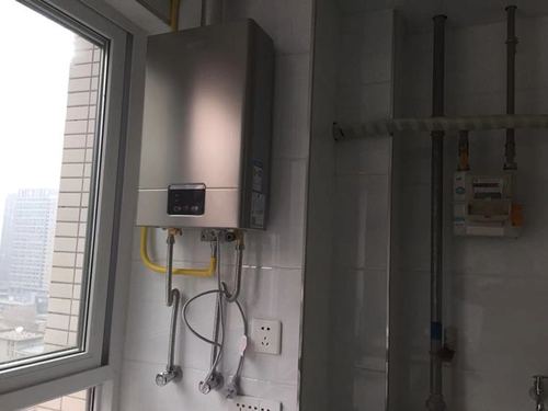 燃气热水器出现e2故障维修,万家乐热水器出现e2维修视频