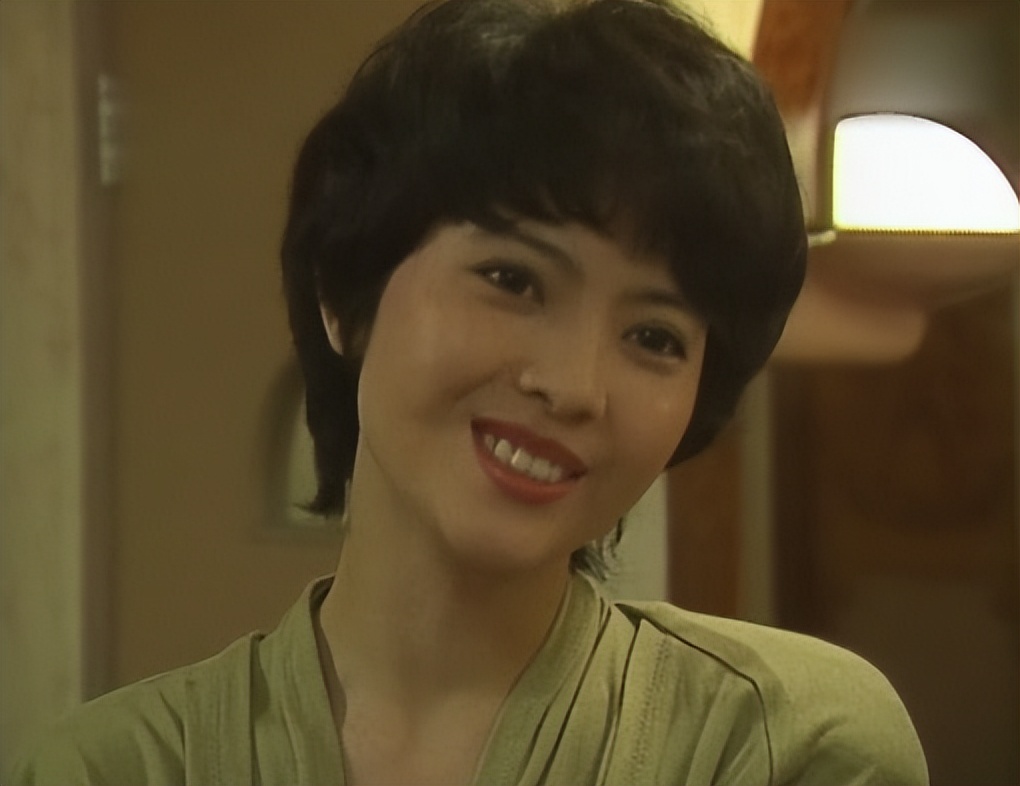 蓝洁瑛为什么落在五台山 (为什么蓝洁瑛有艳绝五台山)