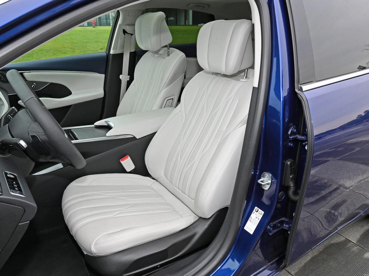 别克君越顶配2020款测评,外观内饰升级车