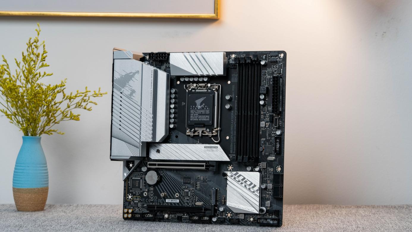 一块主板战两代CPU！——技嘉雪雕B660MAORUSPROAXDDR4装机体验