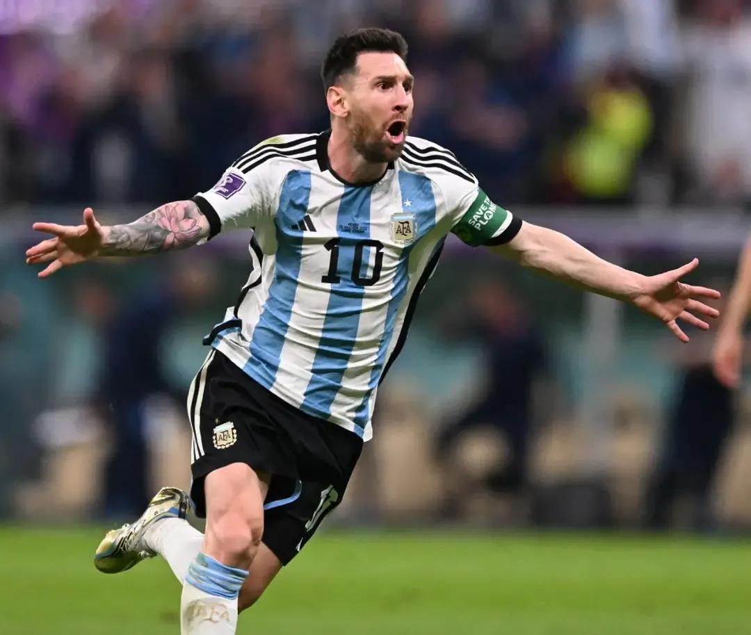 c罗不是阿根廷人么,c罗的影响力不止于足球正能量