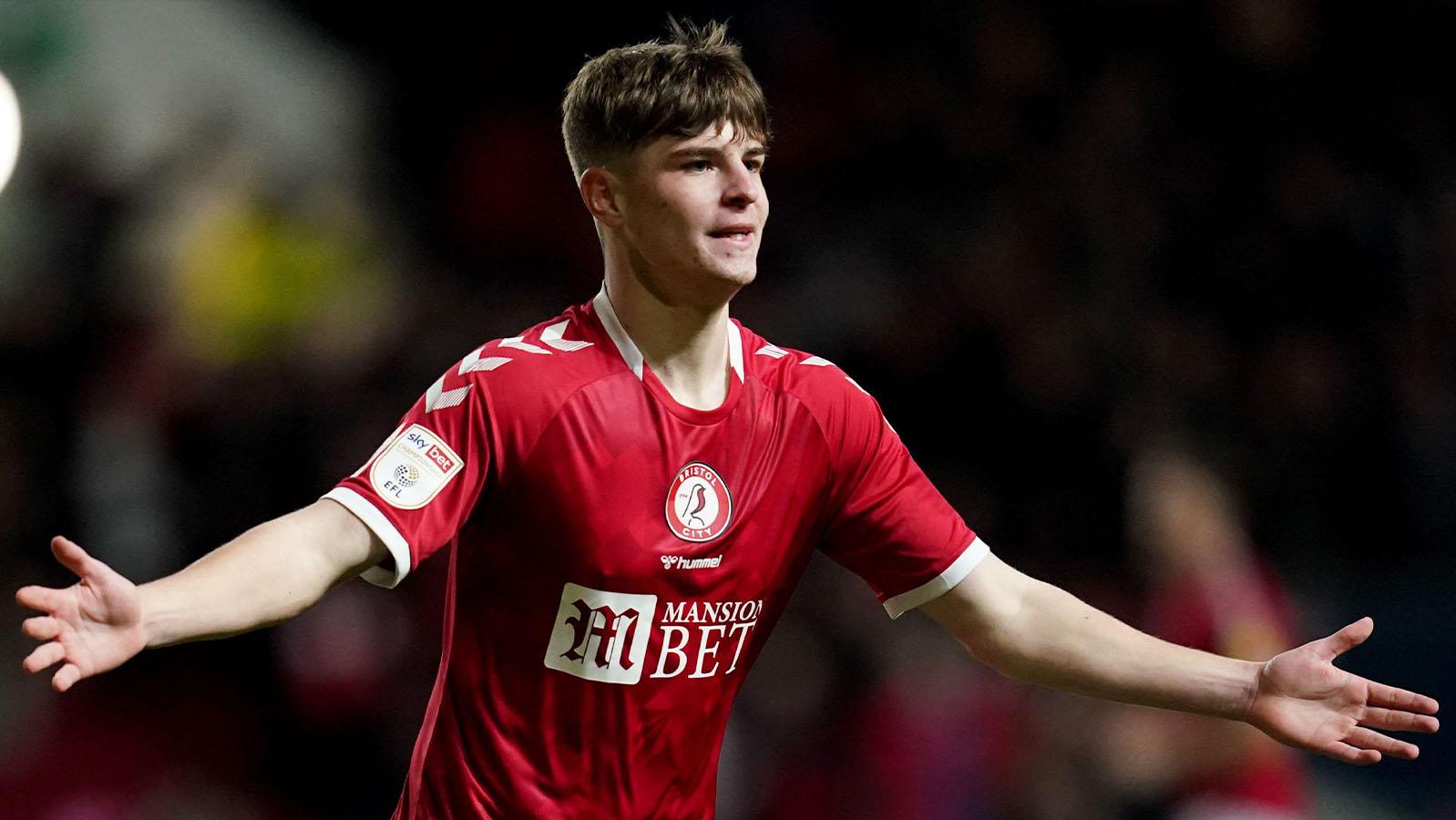 谁会成为下一个梅西,谁会成为第三代球王