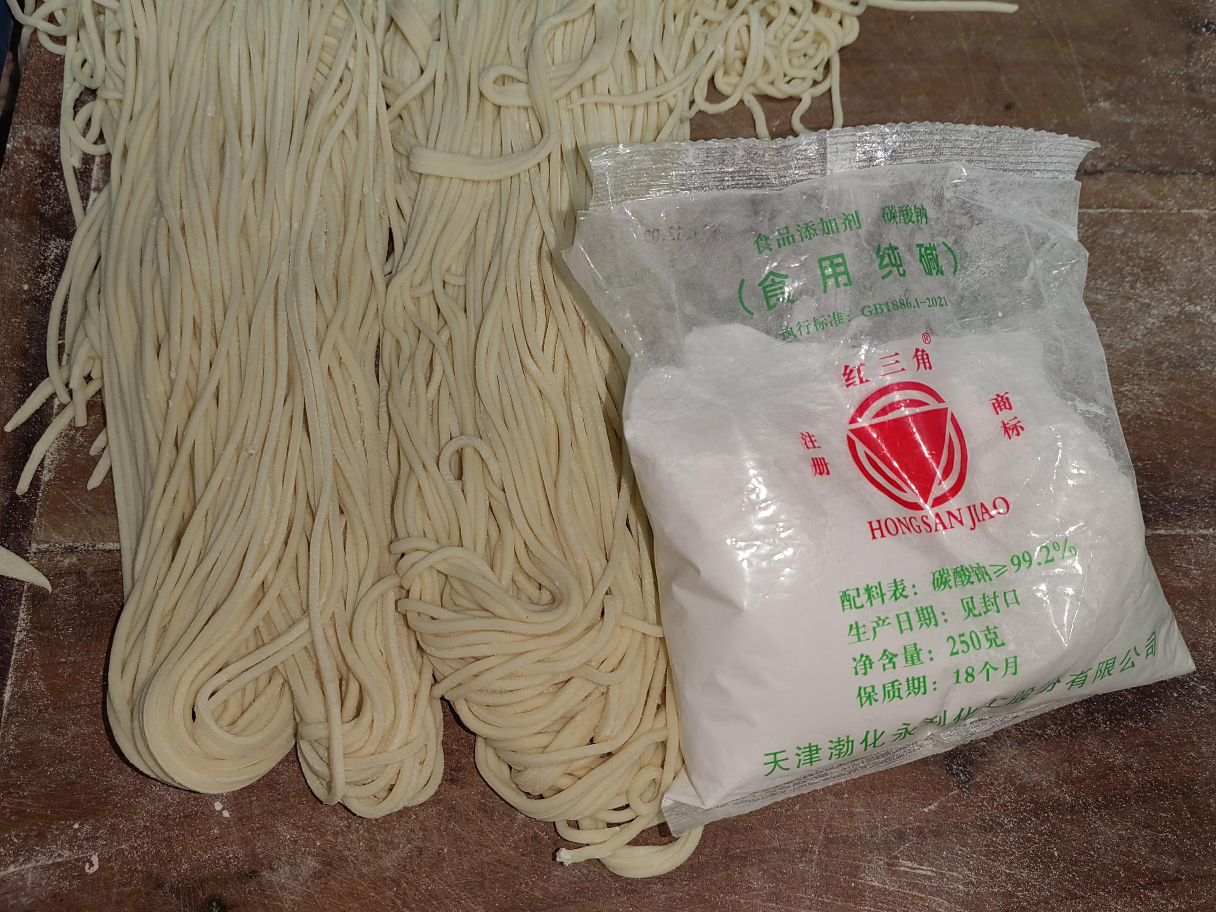 食用碱清除油污妙招,食用碱清洗发霉菜板小妙招