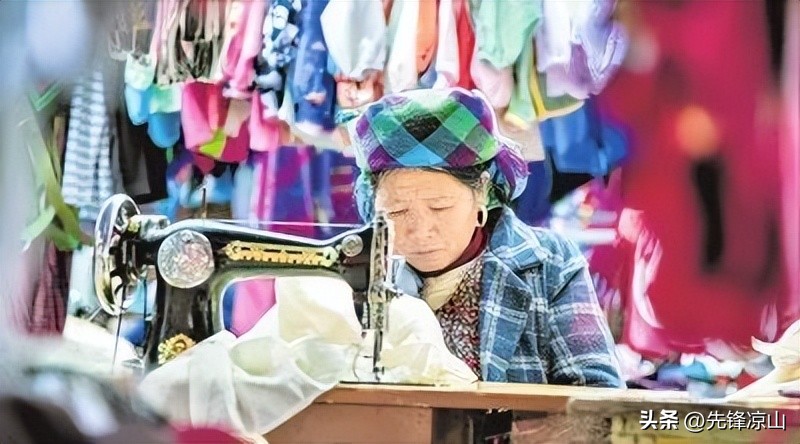 喜迎二十大奋进新征程,喜迎二十大奋进党旗红短视频展播