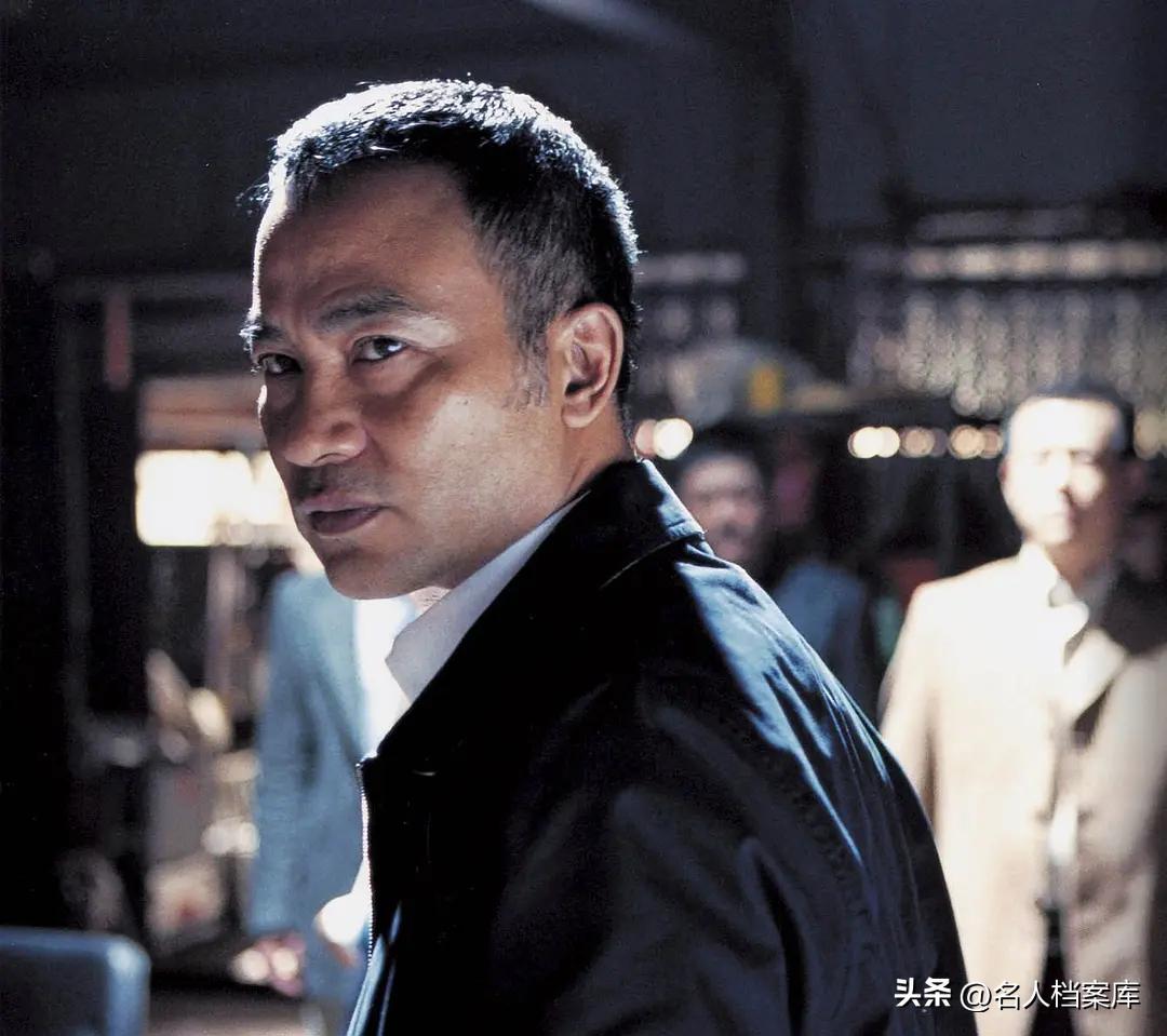 他是香港黑道惹不起的人，向华强都得给他三分薄面，却被当众刺伤
