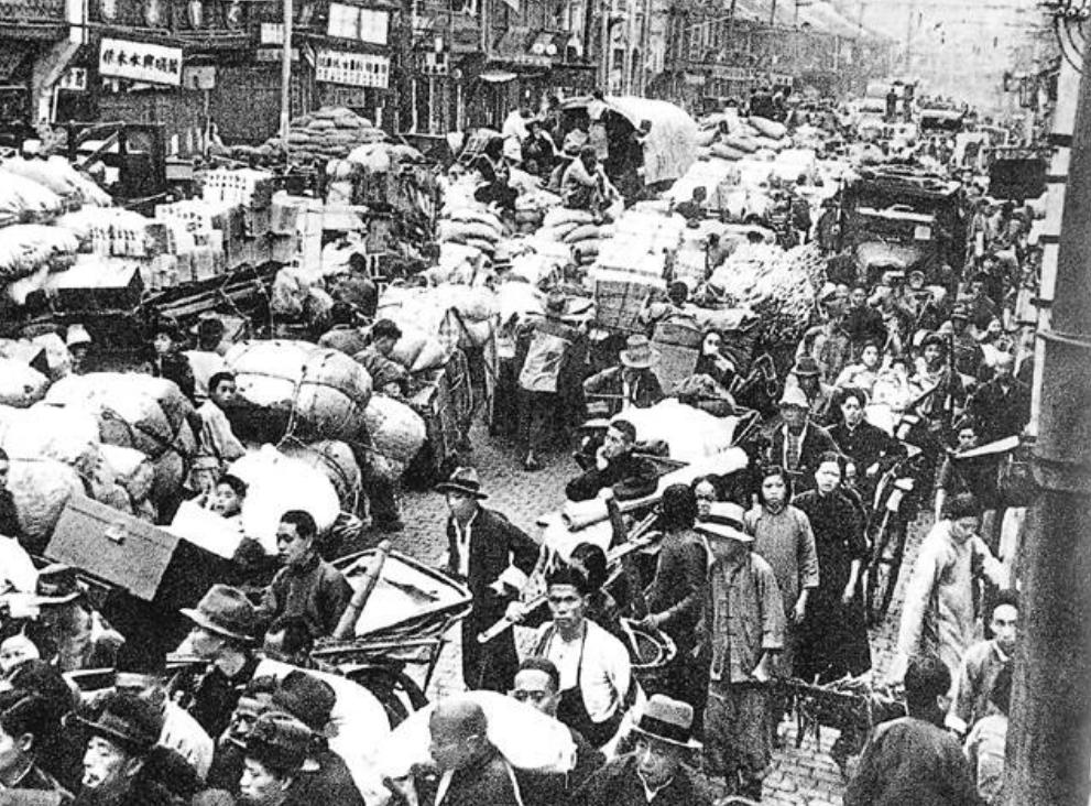 油腻肥男淫欲无度,各国美女名模为之疯狂,4国通缉如今人间蒸发