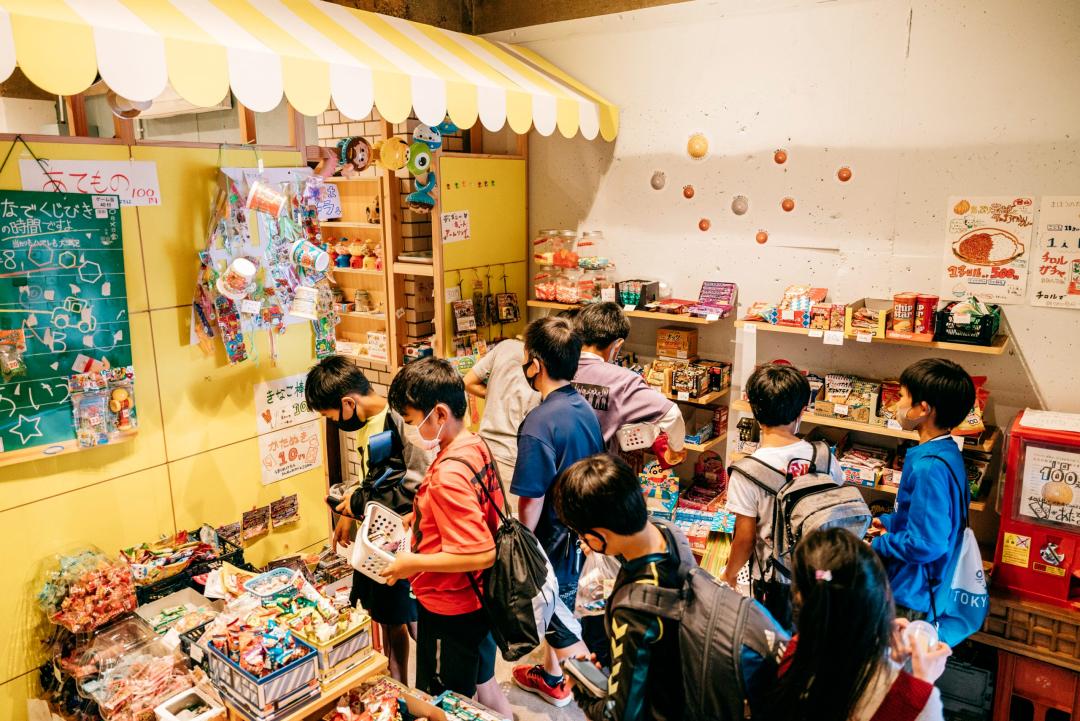 “チロル堂”，一家斩获世界大奖的零食店，用“魔法”守护孩子~