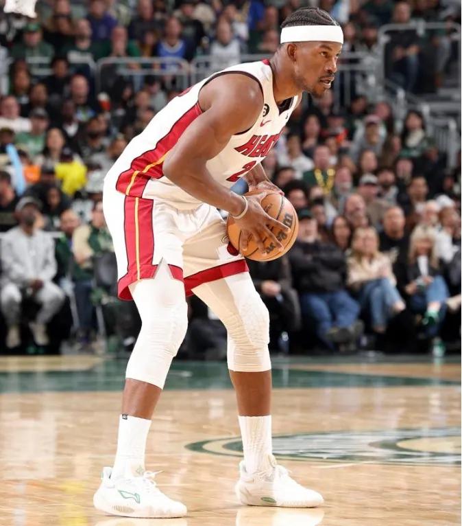 李宁最后一次比赛,李宁赤兔4vsnike飞马38