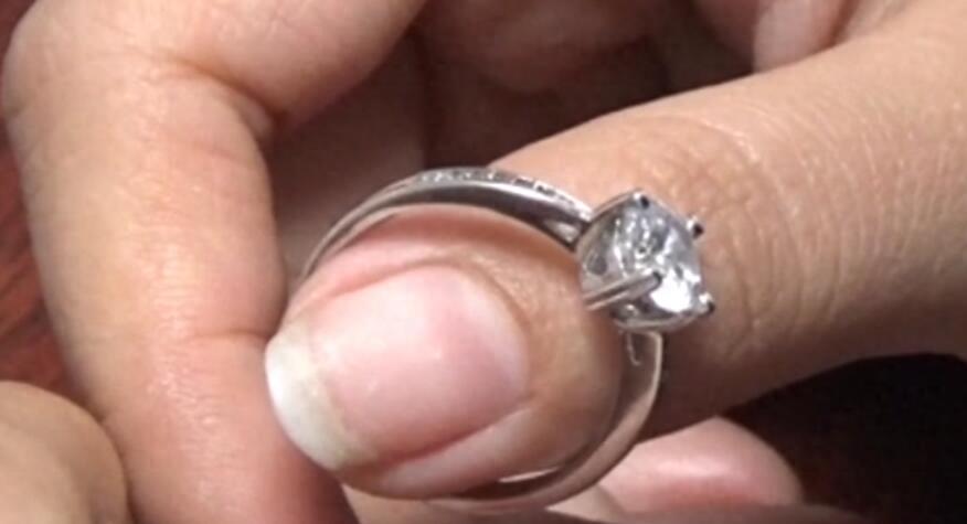 伪造证件参与诈骗定什么罪,伪造证件实施诈骗构成何罪