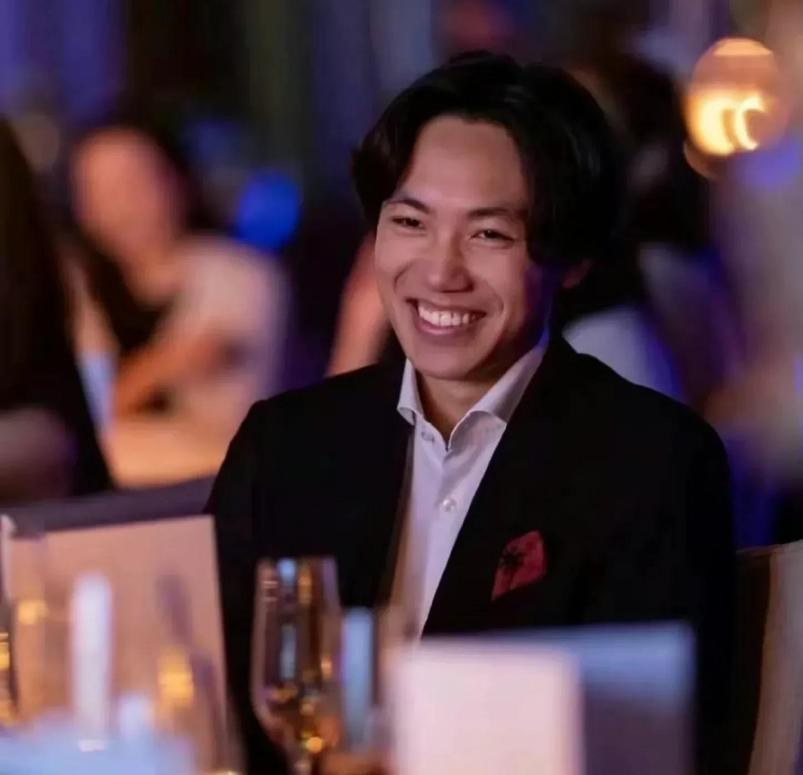 张艺谋毕业典礼,张艺谋参加长子毕业礼