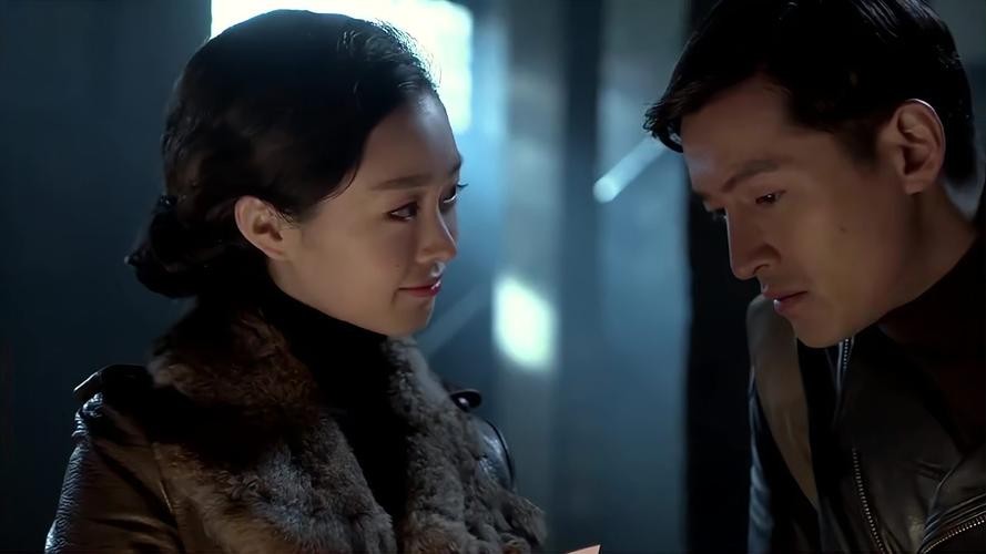 伪装者27明楼和汪曼春,汪曼春爱明楼为什么又陷害明楼