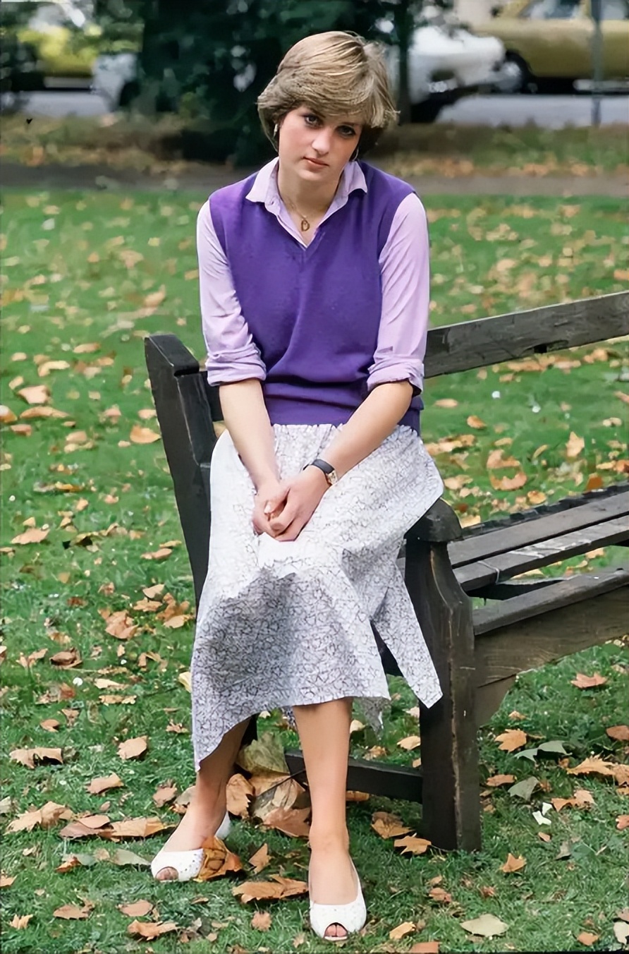 戴安娜初中毕业,戴安娜是高中生吗