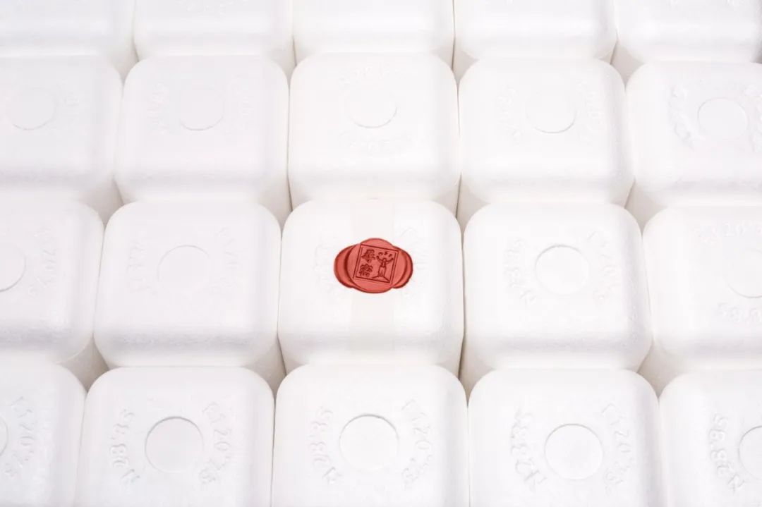 简约化酒包装设计图片,这些酒包装设计太上头了