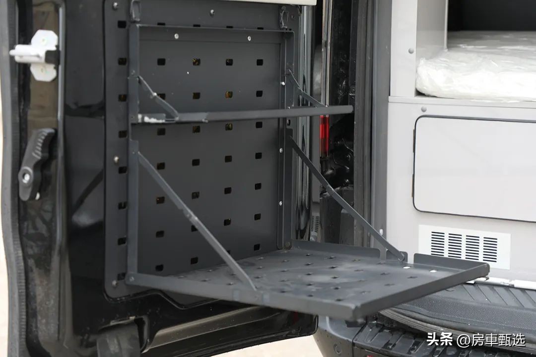 福特新全顺升顶商旅房车,福特新全顺2023款旅居房车