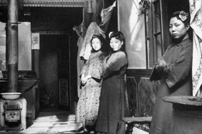 嫖娼决不能合法！新中国禁娼运动，是如何把娼妓从“鬼”变成人？