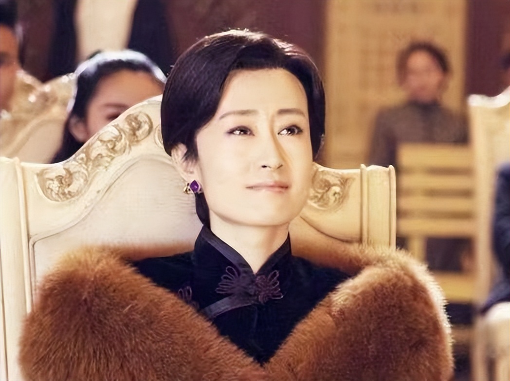 娱乐圈10名非科班出身的女演员,盘点娱乐圈后台最硬的8位女演员