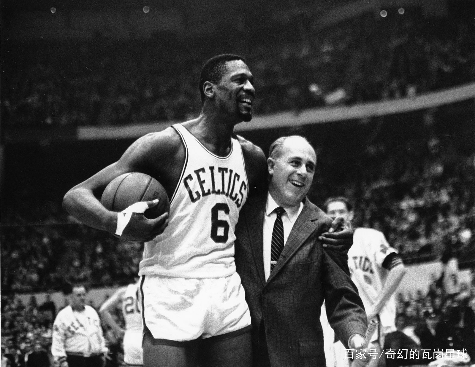 nba众球星致敬比尔拉塞尔,nba传奇巨星比尔拉塞尔逝世