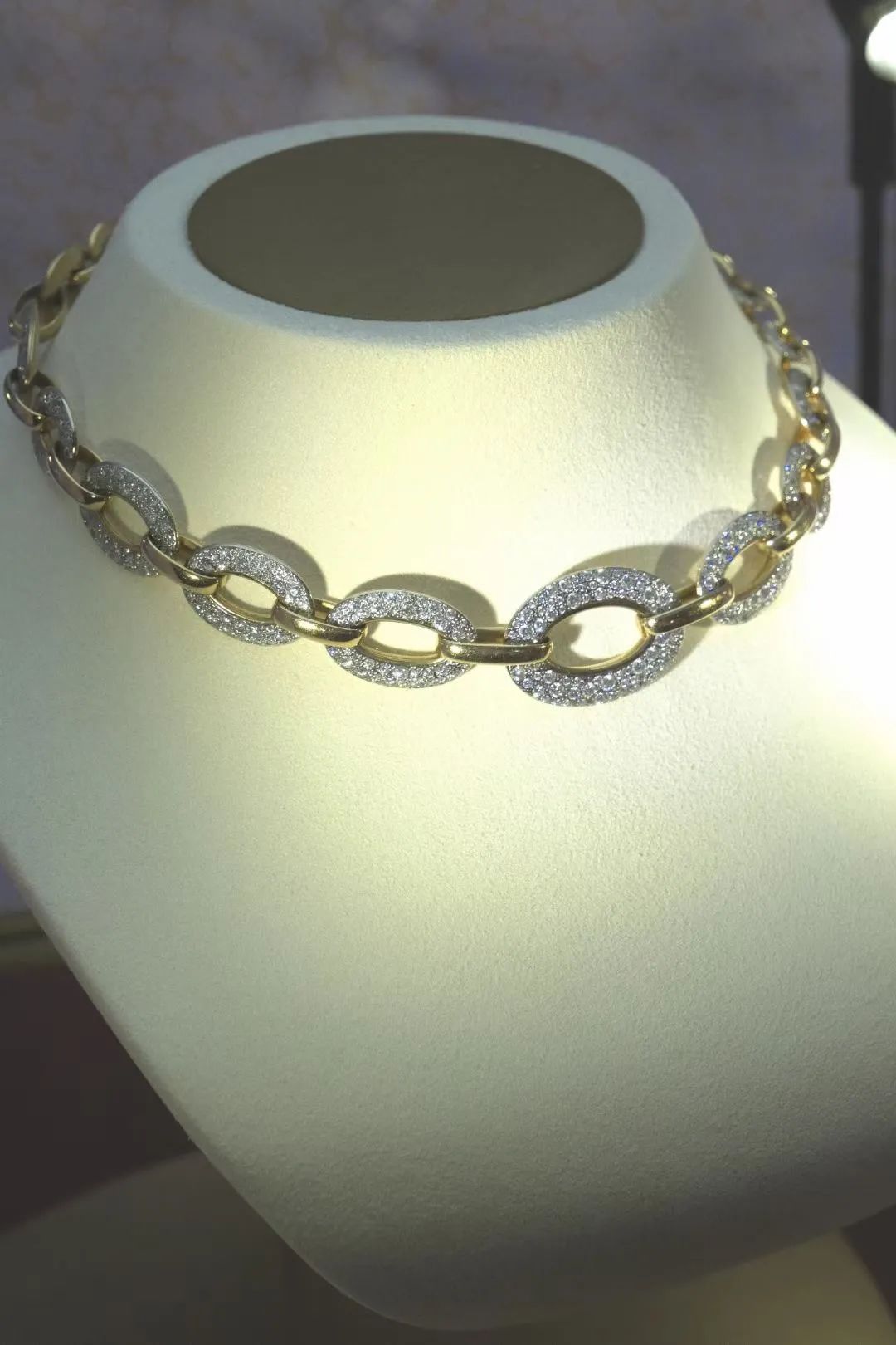 为什么名媛贵妇都爱钻石？2023年流行这5种…