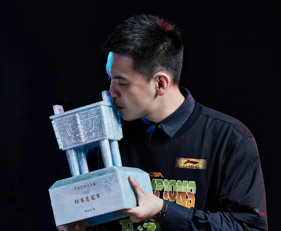 杨鸣教练再次担任辽宁教练,辽宁本钢教练杨鸣年薪多少万元