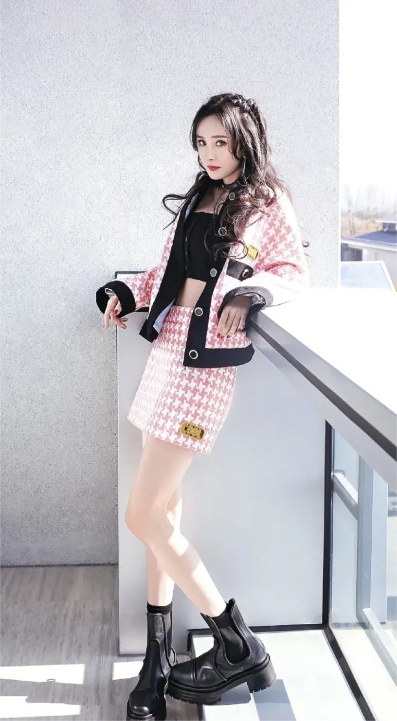 为什么小香风外套穿了显得很驼背,为什么你穿小香风廉价又土气