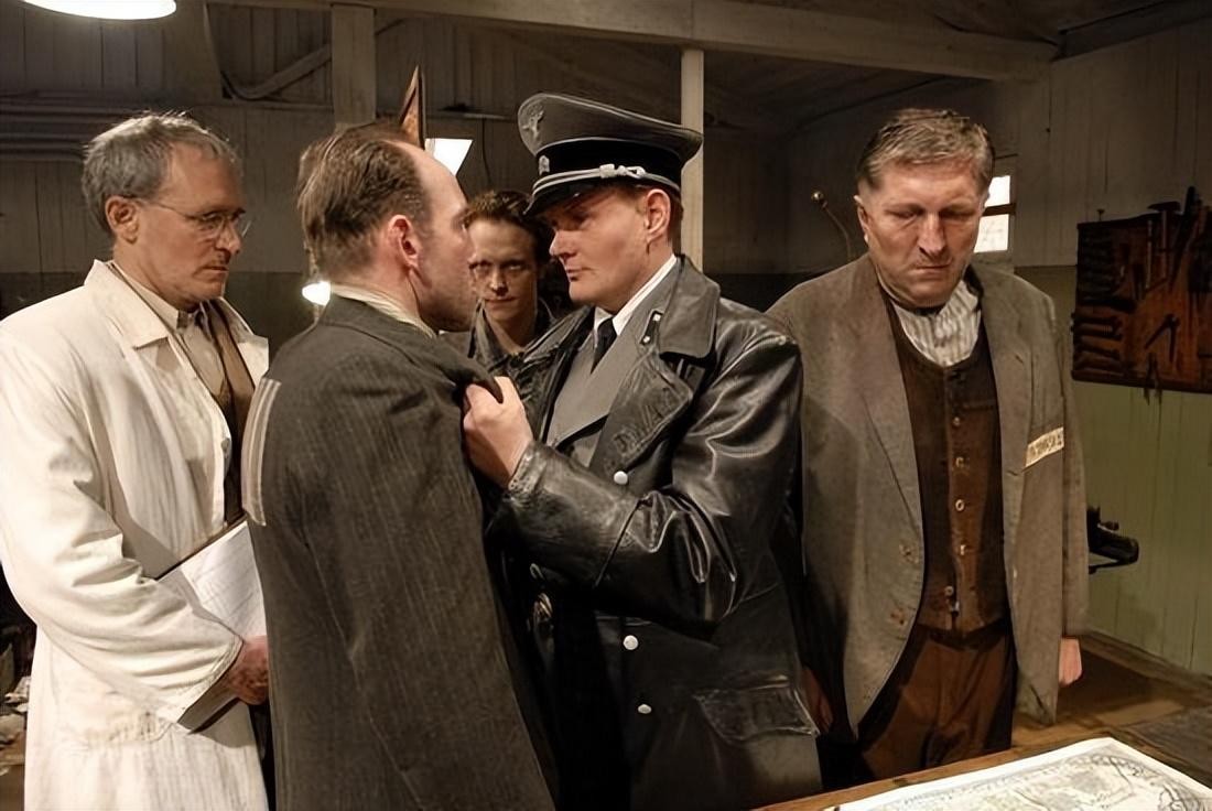 二战期间德国搜刮财宝,二战前德国为什么欠那么多钱