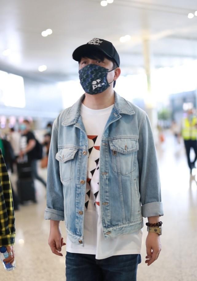 潘粤明裤子穿搭,潘粤明穿搭蓝色牛仔外套