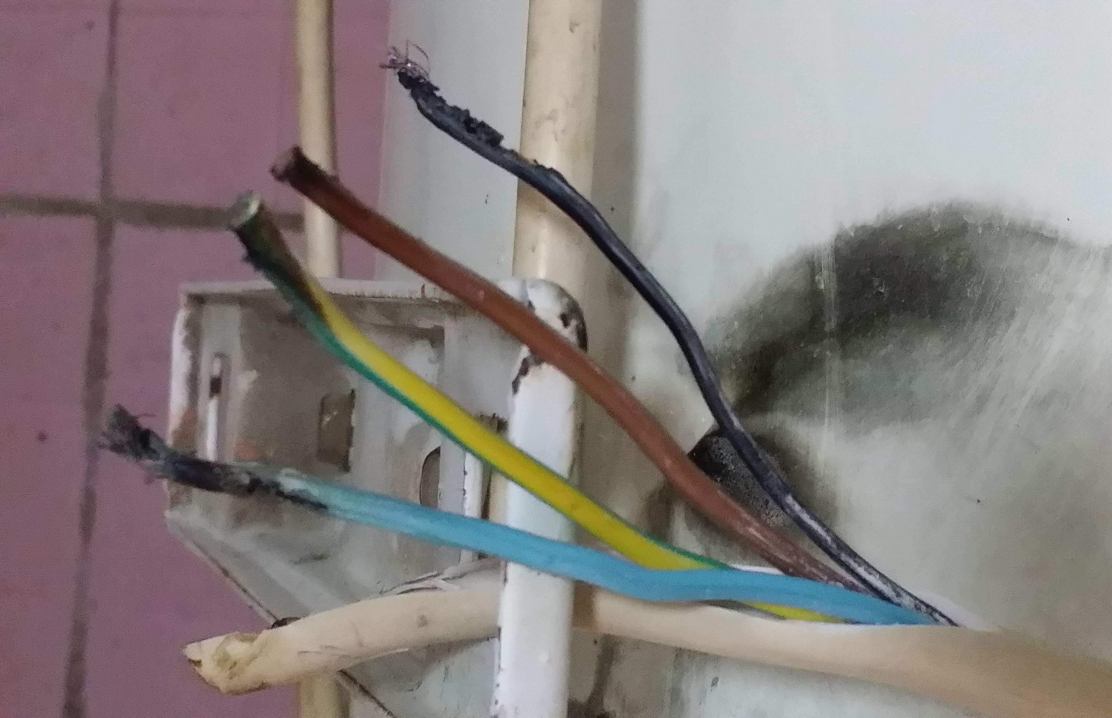 墙里的电线烧坏了,家里电线烧坏怎么办不用拆墙