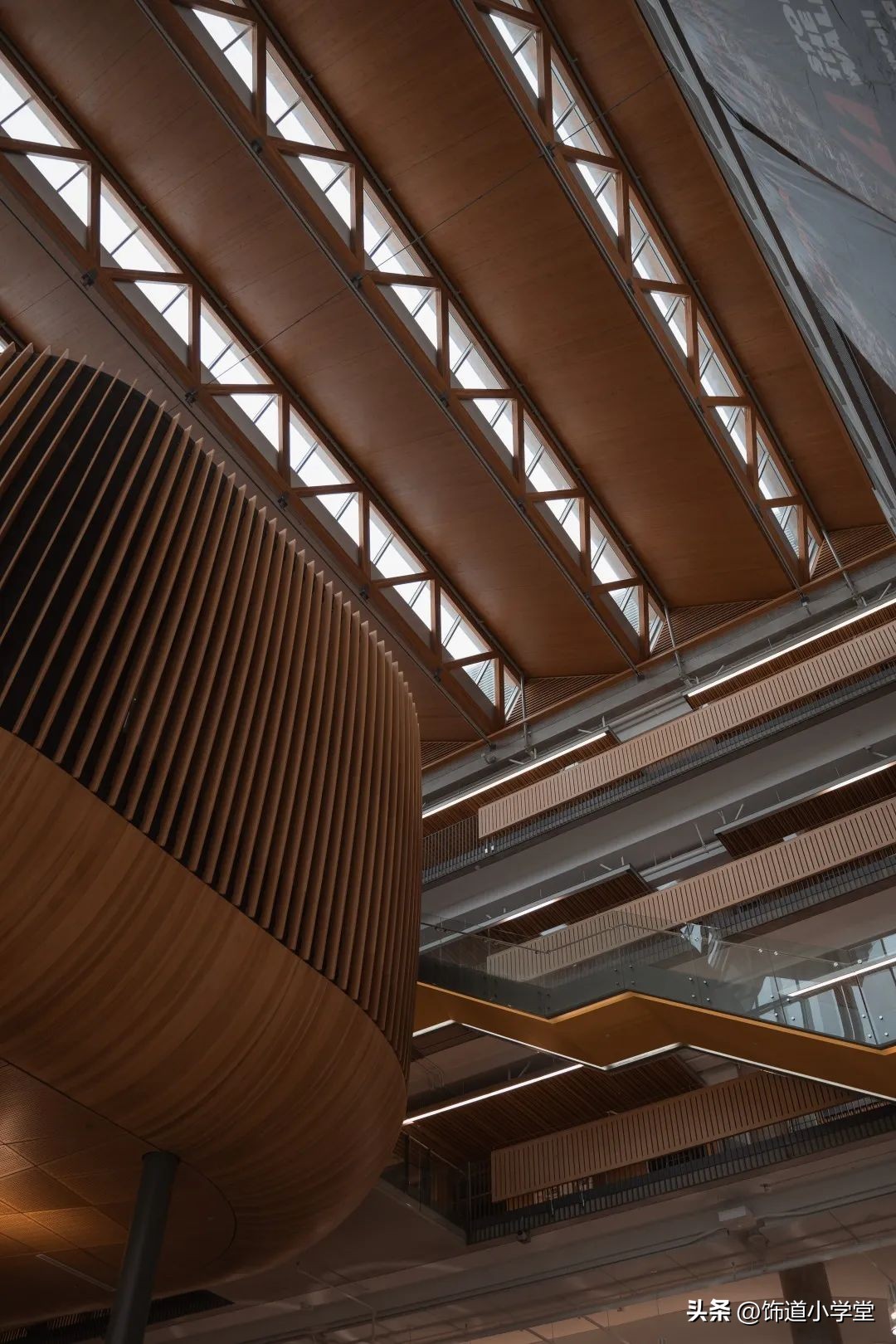 做自由设计师每月能赚多少钱,90后设计师月收入4万