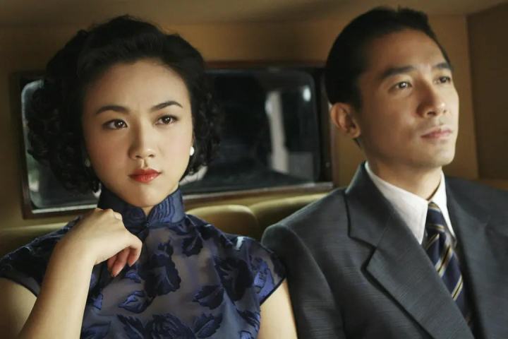 娱乐圈的假戏真做，撕开了女演员“清白”的最后一块“遮羞布”