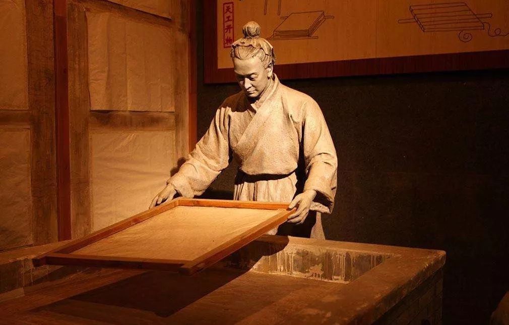 中国造纸术在阿拉伯的广泛应用，对当地以及全球有着怎样的影响？