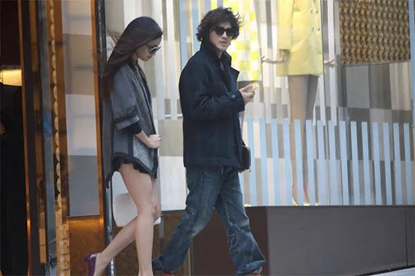 日本艺人的封神抓拍大盘点!狗仔真的很会…