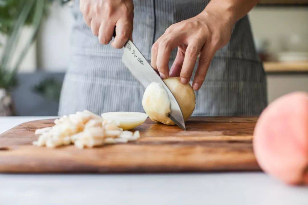 简单易做的水蜜桃的甜点,水蜜桃樱花简单甜品教程高颜值