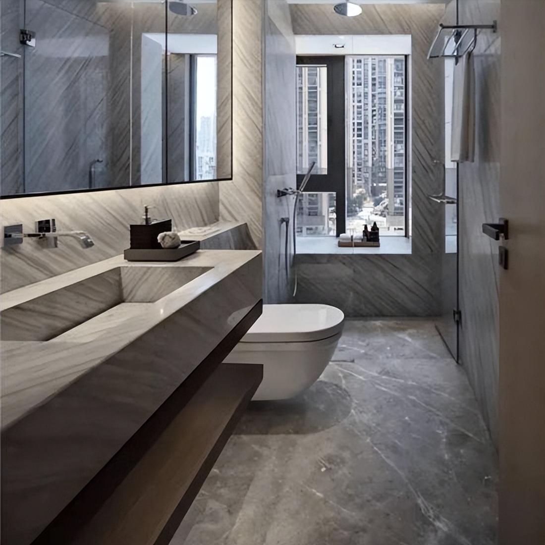 卫生间漏水住楼下的如何处理,卫生间漏水到楼下了怎么补救